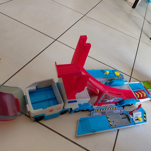 Paw Patrol Spin Master truck used, excellent condition