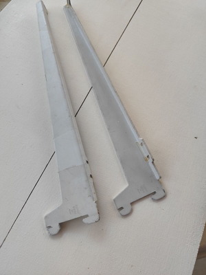 Element System metal shelf brackets, various sizes, white