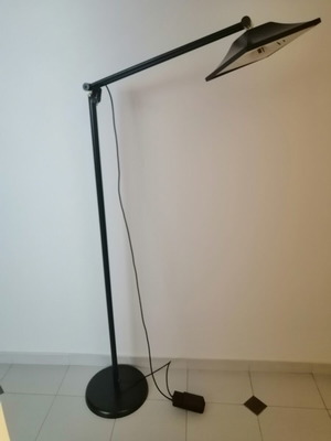 Floor lamp with adjustable arm, like new, black metal