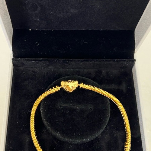 Pandora original bracelet with snake chain and heart clasp 14K gold plated size 19cm like new