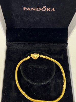 Pandora original bracelet with snake chain and heart clasp 14K gold plated size 19cm like new