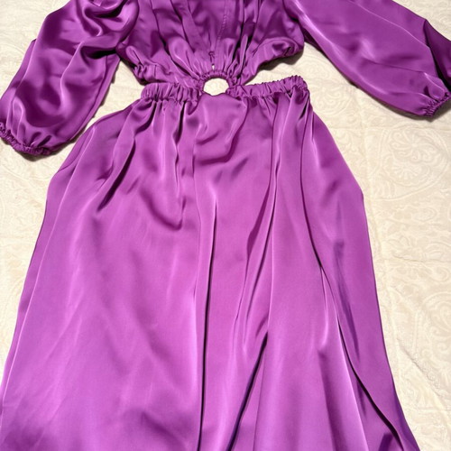Regalinas satin dress like new, purple, flattering cut