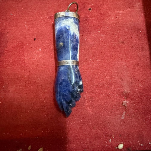 Lapis pendant necklace like new with silver setting