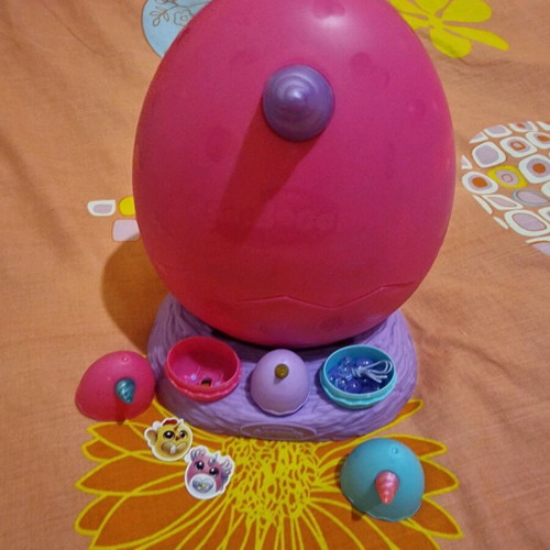 Rainbowcorns Eggzania plush like new with egg case and 3 small eggs