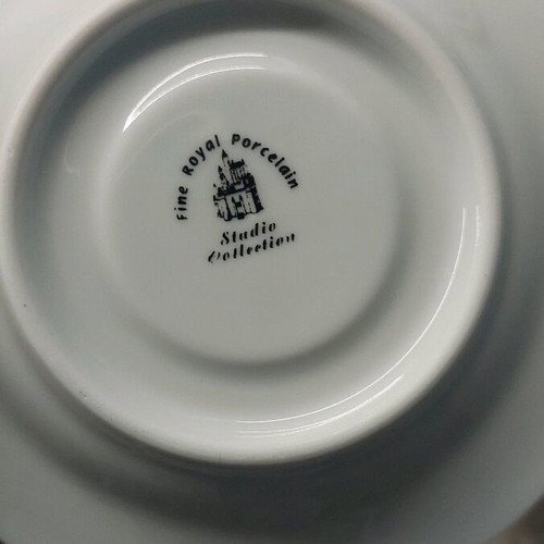 Porcelain cups for Greek coffee set of 6 like new with saucers