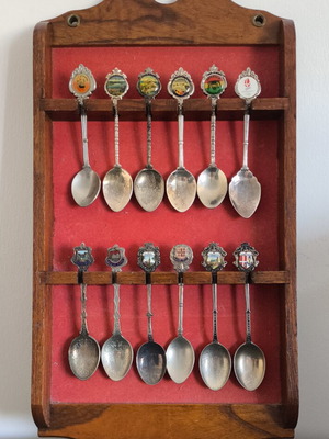Vintage Souvenir Spoon Collection with Wooden Wall Rack like new