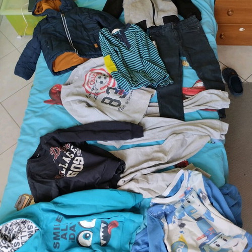 Children's clothes like new, size 4-5 years, pack of 11 Mandarino