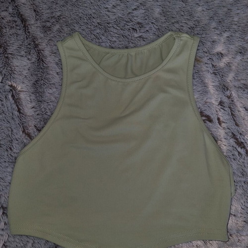 Summer set with skirt-shorts and matching blouse size XS like new, green