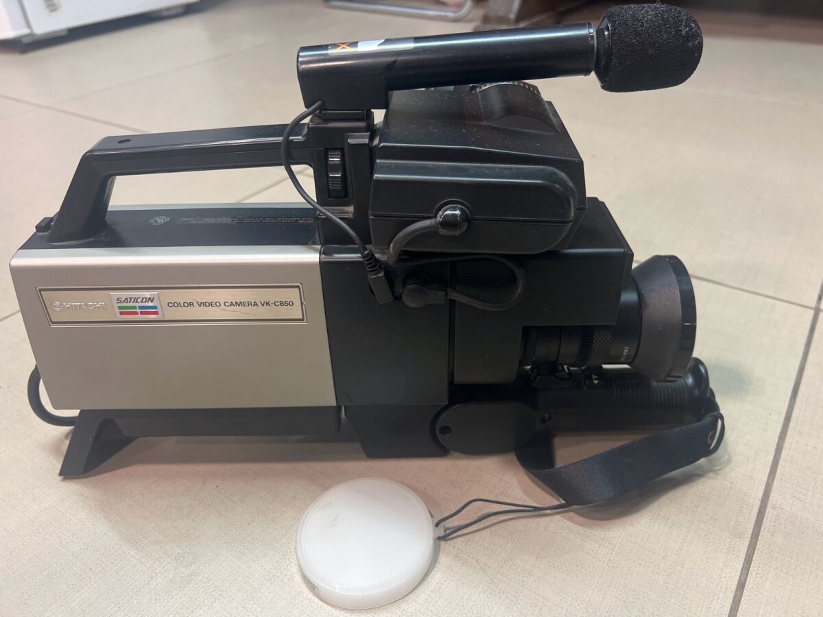 Hitachi VK-C850 color video camera 1982… - € 180,00 - Vendora.cy