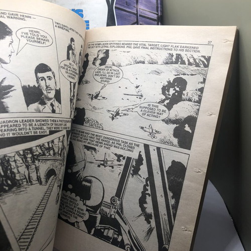 Commando comics booklets used, set of two