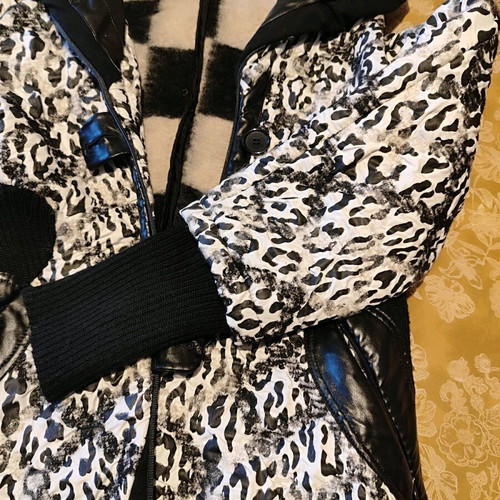 Leopard jacket with hood like new, size M