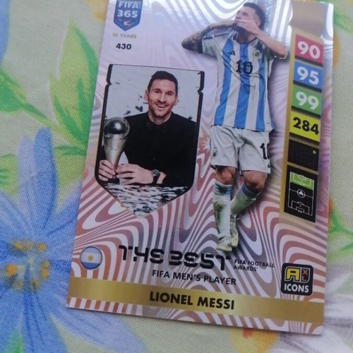 Messi FIFA men's player card like new