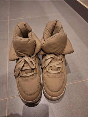 Χειμωνιάτικα μποτάκια H&M σαν καινούργια, αδιάβροχα, μπεζ, νούμερο 40