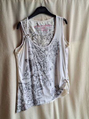Karen Millen Large σατέν λευκό μαύρο T-shirt με σχέδια μεταχειρισμένο