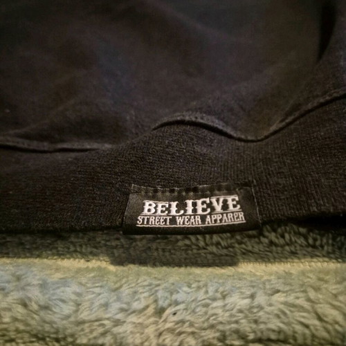 Believe Camo sweatshirt without hood like new, size XL