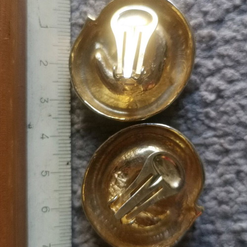 Vintage Faux Bijoux Clips Earrings like new, gold color