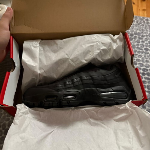 Nike Air Max 95 sneakers brand new, size 42, black