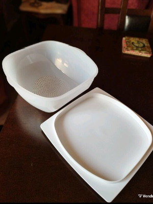 Tupperware Smart Medium Cheese Keeper new