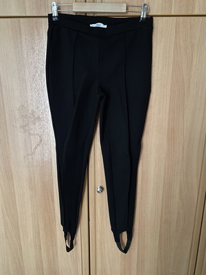 Mango black pants with straps at hem size M like new