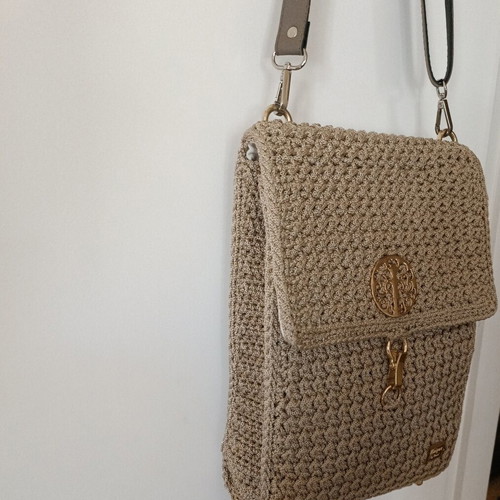Handmade knitted shoulder bag beige with metal details new