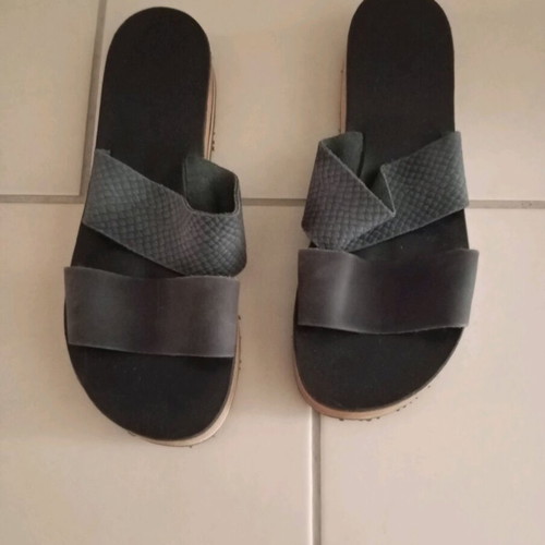 Esiot leather flatform sandals black size 39 like new