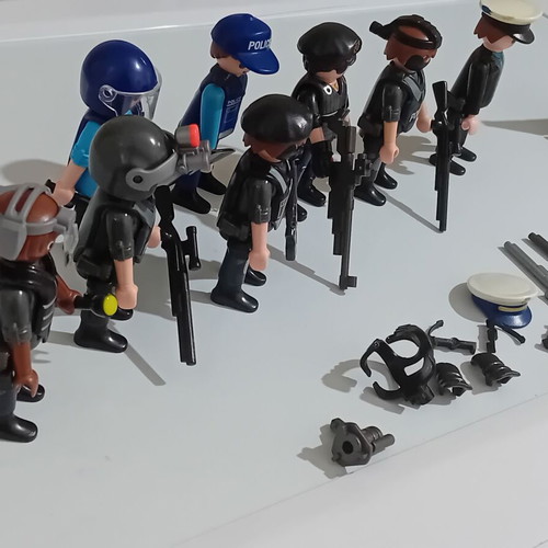 Playmobil special police forces like new with equipment