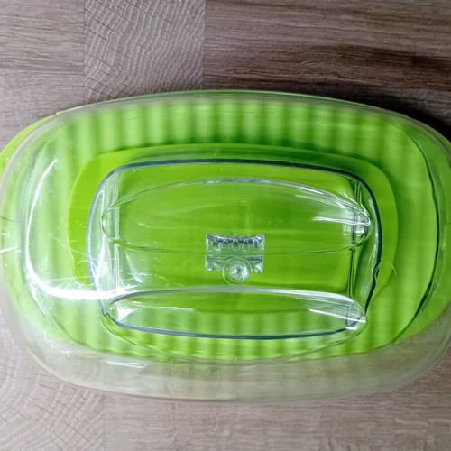 Vicko cake containers like new, small unused, large used