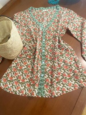 Natural Natura shirt with mint and coral floral pattern, 100% cotton