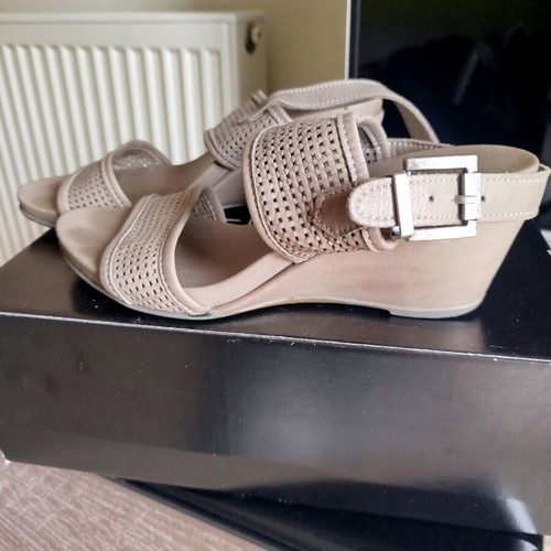 Women's platform sandals used, size 38