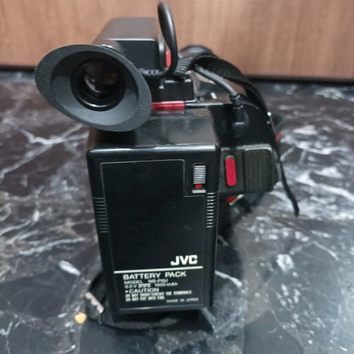 JVC GR-C7E video camera used, excellent condition, cassette
