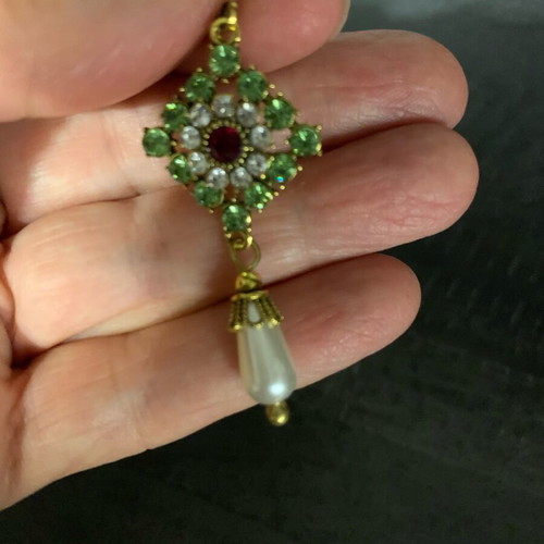 Dangling earrings new, gold color with colorful stones and pearls