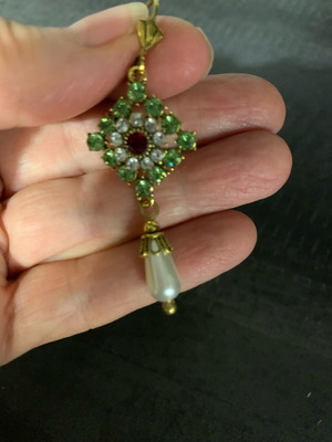 Dangling earrings new, gold color with colorful stones and pearls