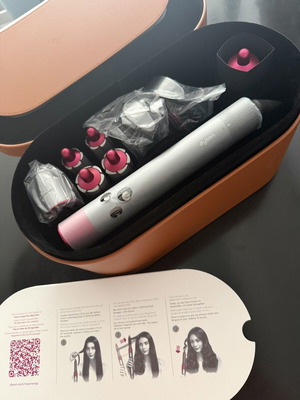 Dyson Airwrap like new with original box and accessories