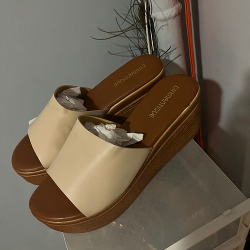 Diamantique beige platform sandals size 39