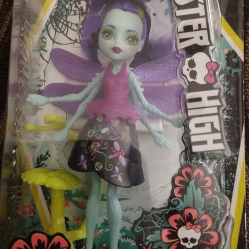Monster High Doll Garden Ghouls Wingrid new and rare