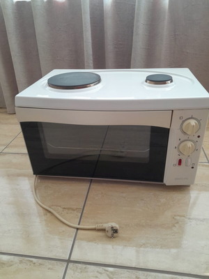Student oven with hotplates used