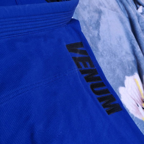 Venom gi for bjj size A4 like new