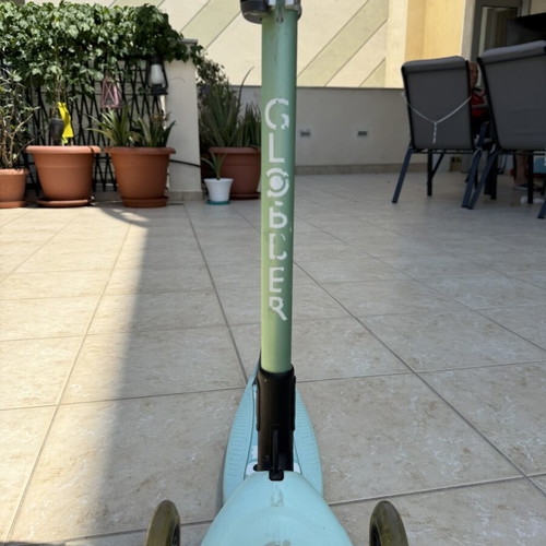 Globber scooter used, mint color, adjustable handlebar, kids 3+