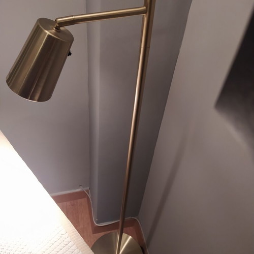 Φωτιστικό δαπέδου IKEA FLUGBO σαν καινούργιο με σποτάκι διαβάσματος και θερμούς LED λαμπτήρες