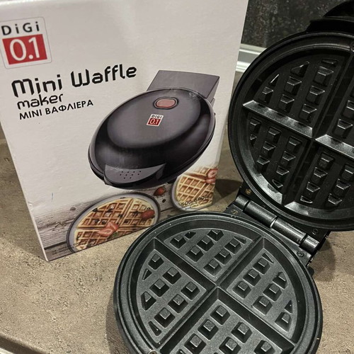 Waffle maker brand new in excellent condition