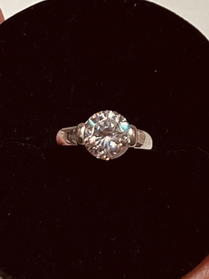 Silver solitaire ring with 1ct CZ, adjustable