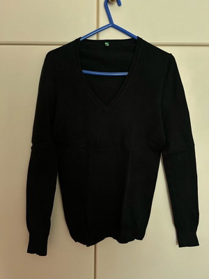 Benetton knitted sweater used, size S, black