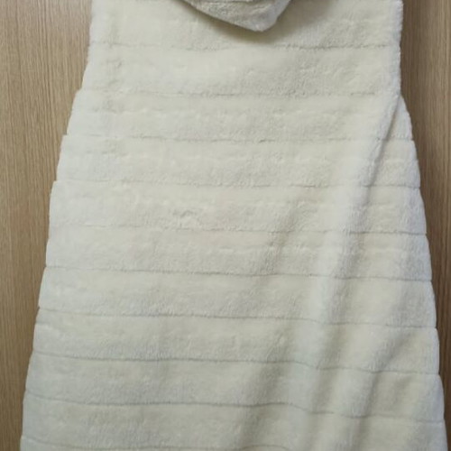 BSB white fur sleeveless vest like new, size 40