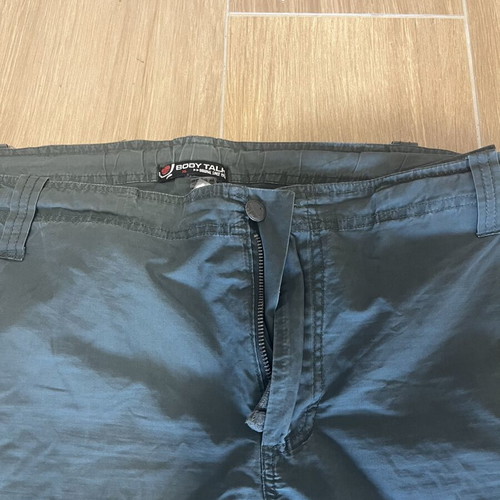 BodyTalk Cargo Shorts XL like new, khaki