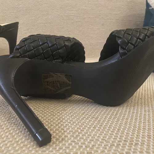 Black sandals like new, size 36, unique design