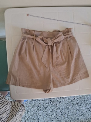 Zara high-waist beige shorts like new, medium/large