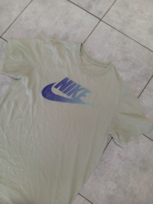 Μπλούζα Nike Νο Μ σαν καινούργια