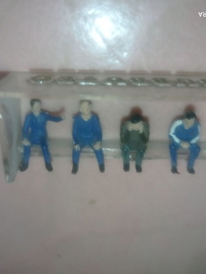 Subbuteo μπλε πάγκος ποδοσφαίρου με 4 καθιστές φιγούρες