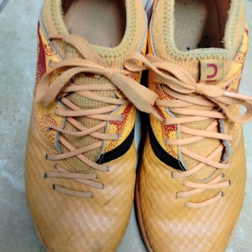Kipsta football shoes used, size 38, orange