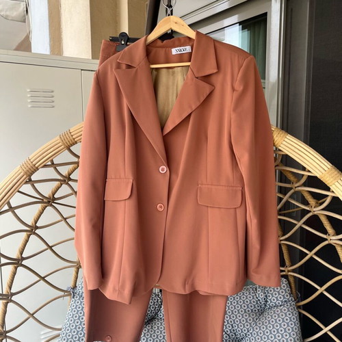 Caramel XXLOVE Brown Suit Like New